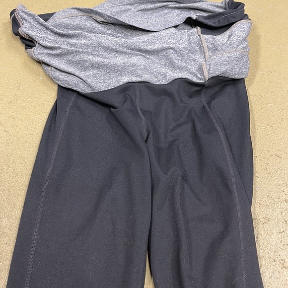 Athleta Be Free 2-In-1 Capri Skirted Leggings Combo Size Small - Picture 4 of 11